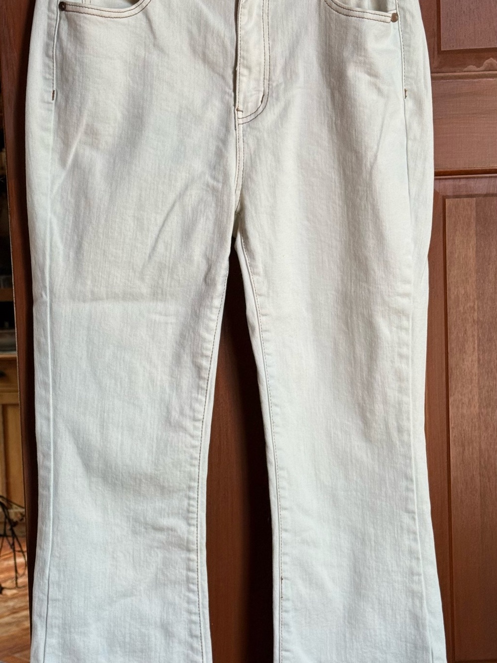Judy Blue Cream High-Rise Jeans with Contrast Stitching Size 11/30